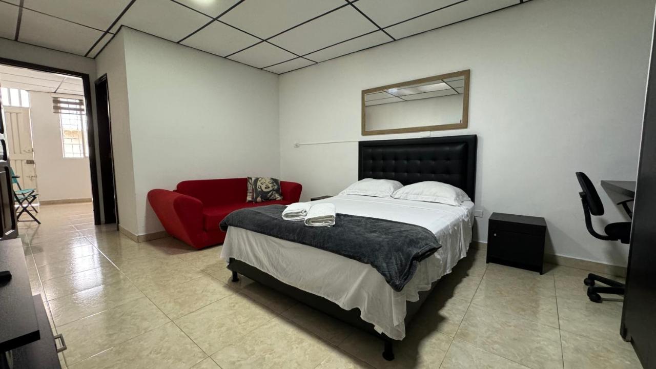 Acogedor Apartaestudio Ubicado En La Zona Rosa De Pereira Apartman Kültér fotó