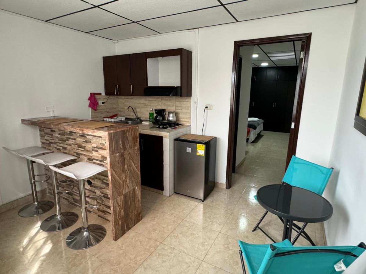 Acogedor Apartaestudio Ubicado En La Zona Rosa De Pereira Apartman Kültér fotó
