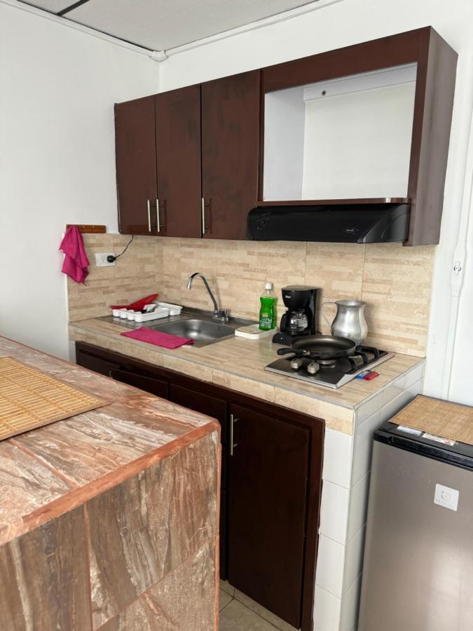 Acogedor Apartaestudio Ubicado En La Zona Rosa De Pereira Apartman Kültér fotó