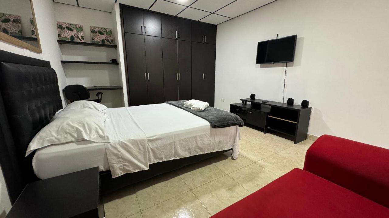 Acogedor Apartaestudio Ubicado En La Zona Rosa De Pereira Apartman Kültér fotó